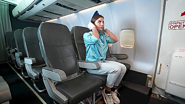 The stewardess Thea Lun got horny and masturbated on the plane.