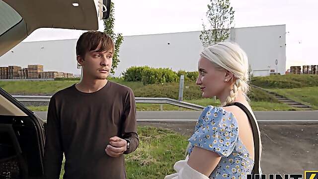 A blonde beauty has sex with her boyfriend in the car, showcasing Daruma Rai’s passion.