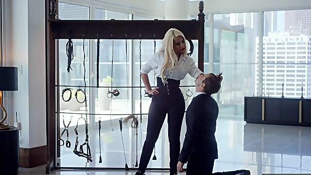 Blowjobs galore in this steamy three-way with sexy stars