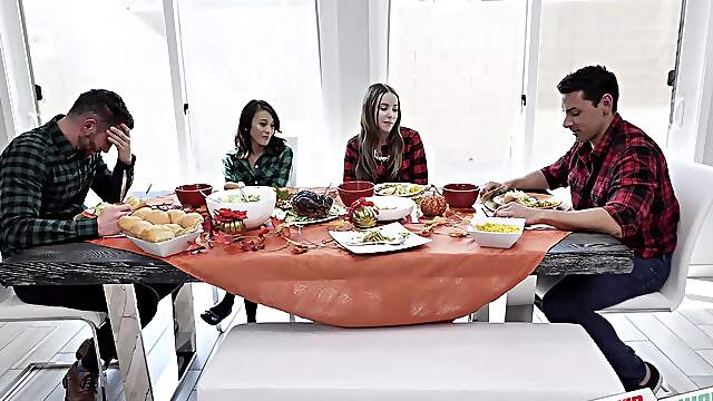 Naomi & Jasmine: Brunettes in a raunchy 69