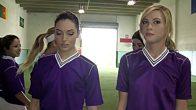Dirty girls Nikki & Chloe get kinky at the gym