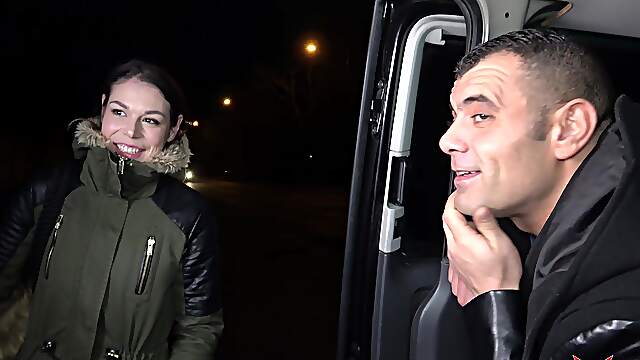 Skinny Jessica's expert blowjob in a steamy reality car ride