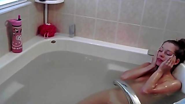 Sexy webcam show in the bathtub
