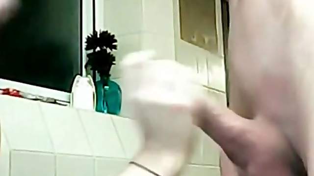 Webcam fucking and cocksucking in bathroom